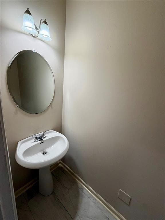 3 bedroom, 3 bathroom, 1,500 sq ft single family residence for sale at 373 Lobdale Falls Drive, Lawrenceville, GA 30045 — photo 5