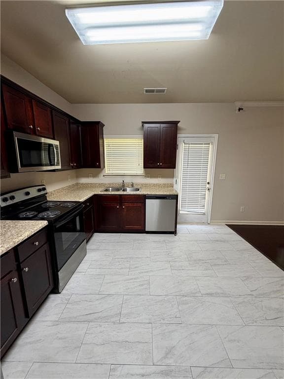 3 bedroom, 3 bathroom, 1,500 sq ft single family residence for sale at 373 Lobdale Falls Drive, Lawrenceville, GA 30045 — photo 7