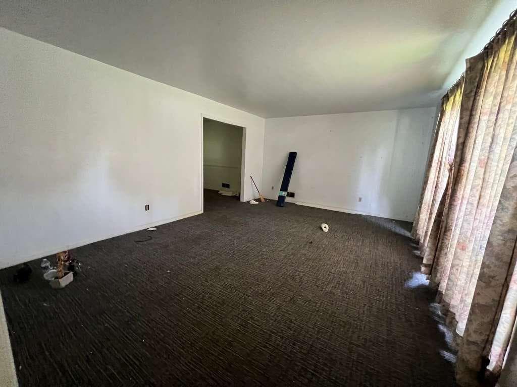 4 bedroom, 4 bathroom, 1,866 sq ft single family residence under contract at 2460 Hallie Mill Road, Atlanta, GA 30349 — photo 6