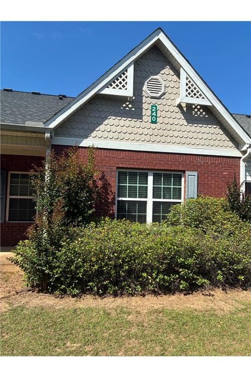 2 bedroom, 2 bathroom, 1,736 sq ft townhouse for sale at 240 Valley Hill Road, Riverdale, GA 30274 — photo 2