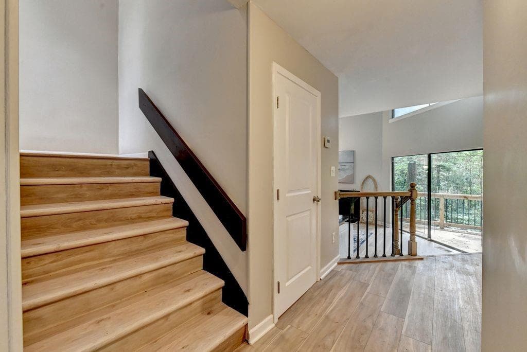 3 bedroom, 3 bathroom, 1,865 sq ft townhouse for sale at 2503 Terrace Trail, Decatur, GA 30035 — photo 3