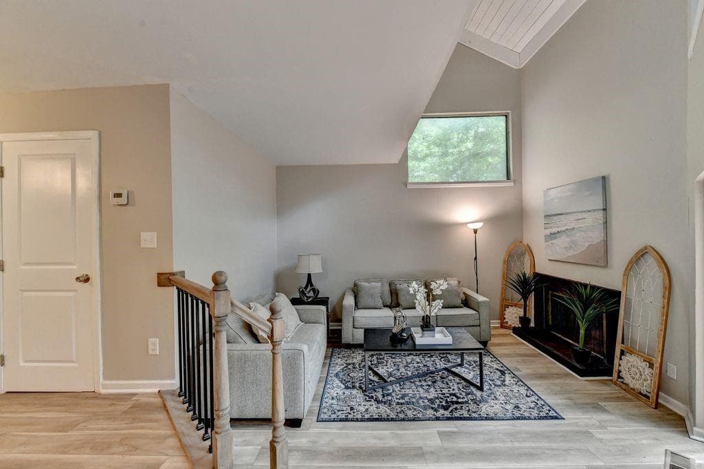 3 bedroom, 3 bathroom, 1,865 sq ft townhouse for sale at 2503 Terrace Trail, Decatur, GA 30035 — photo 7