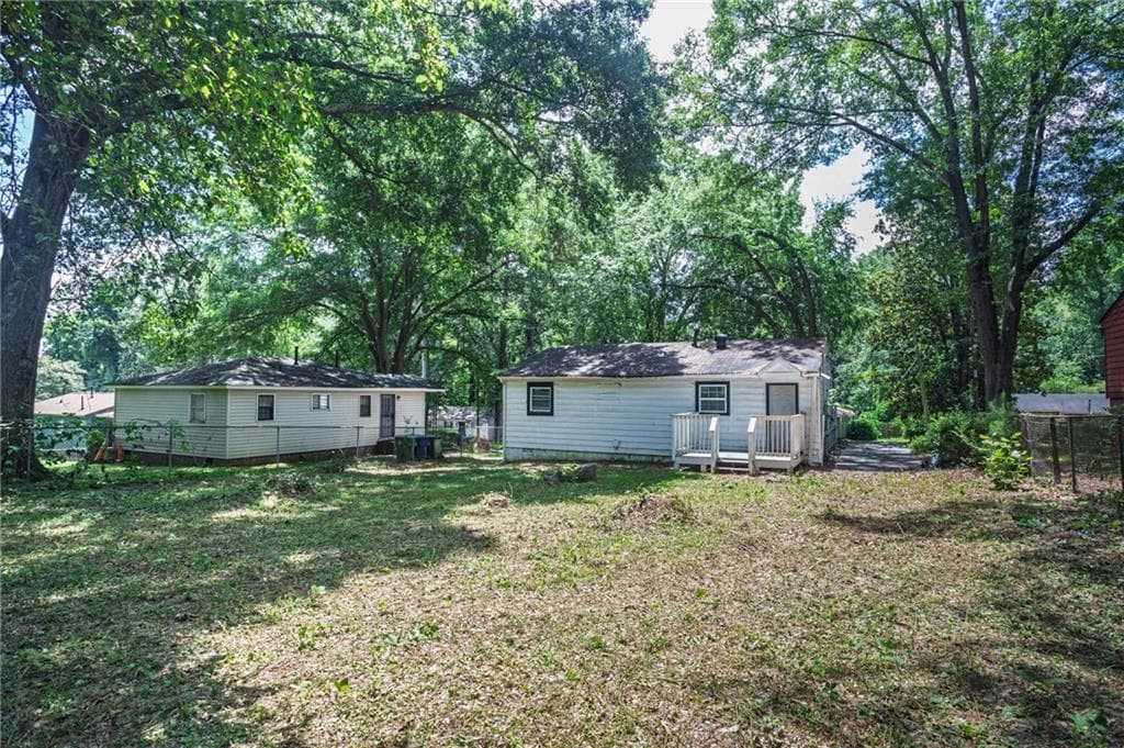 3 bedroom, 2 bathroom, 936 sq ft single family residence for sale at 2403 Clarissa Drive, Atlanta, GA 30318 — photo 3