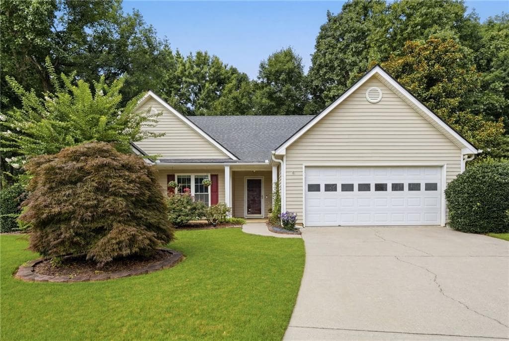 3 bedroom, 2 bathroom, 1,824 sq ft single family residence for sale at 5734 Harthorn Park Place, Buford, GA 30518 — photo 1 of 38
