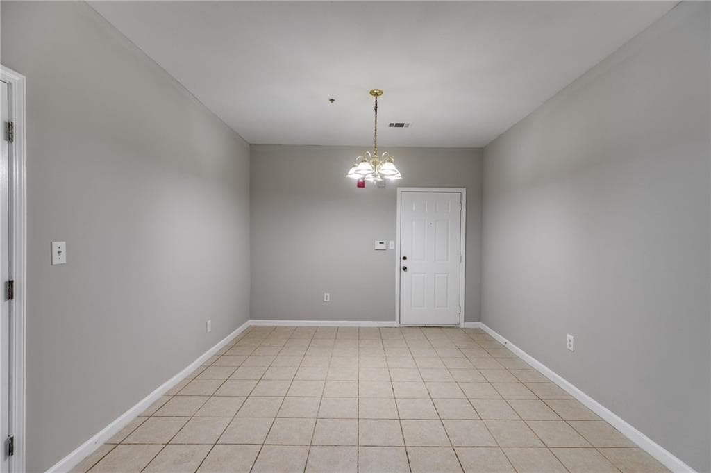 3 bedroom, 2 bathroom, 1,140 sq ft condominium for sale at 7712 Autry Circle 701, Douglasville, GA 30134 — photo 4