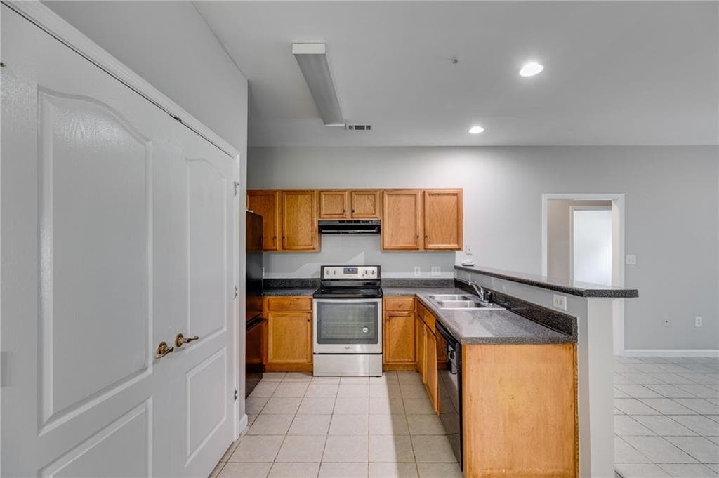 3 bedroom, 2 bathroom, 1,140 sq ft condominium for sale at 7712 Autry Circle 701, Douglasville, GA 30134 — photo 7