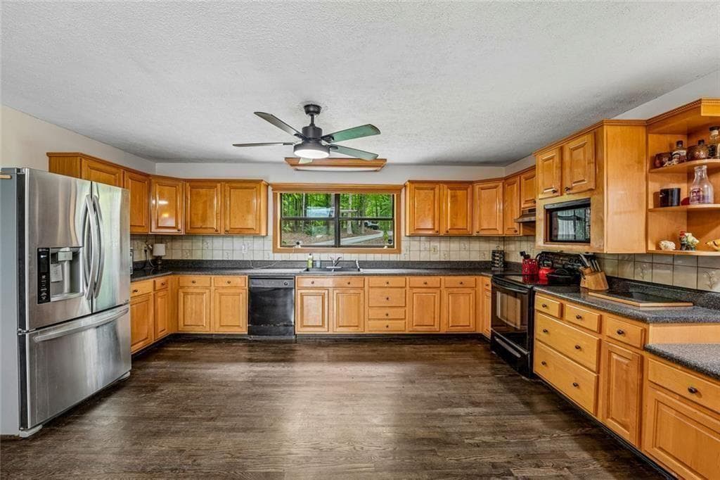 5 bedroom, 3 bathroom, 4,862 sq ft single family residence for sale at 8137 Jenkins Road, Winston, GA 30187 — photo 3