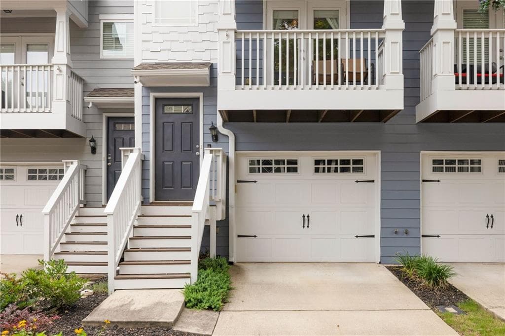 2 bedroom, 3 bathroom, 1,326 sq ft townhouse for sale at 1140 Liberty Parkway, Atlanta, GA 30318 — photo 4