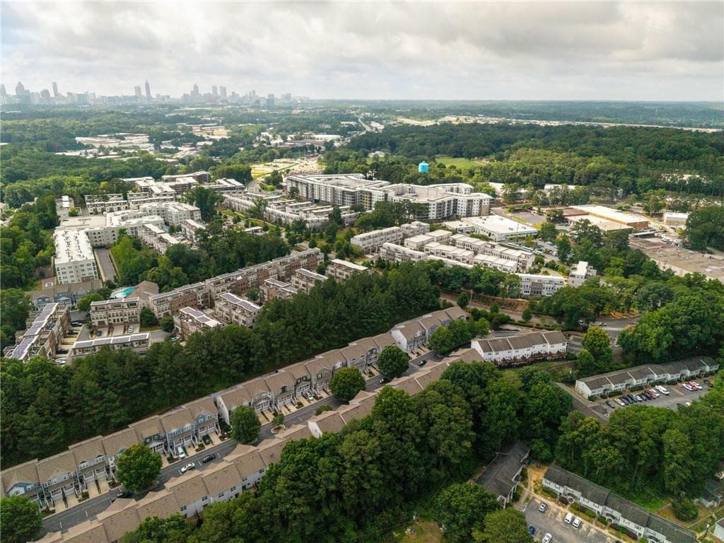 2 bedroom, 3 bathroom, 1,326 sq ft townhouse for sale at 1140 Liberty Parkway, Atlanta, GA 30318 — photo 6