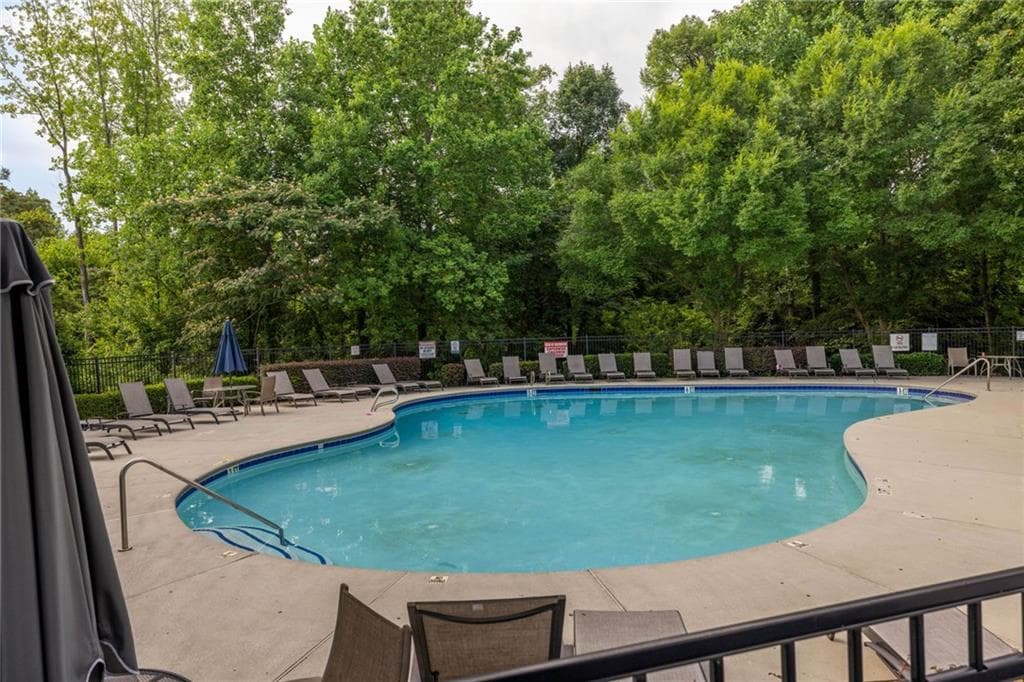 2 bedroom, 3 bathroom, 1,326 sq ft townhouse for sale at 1140 Liberty Parkway, Atlanta, GA 30318 — photo 10