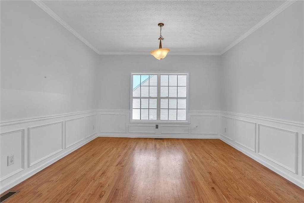 4 bedroom, 3 bathroom single family residence for rent at 4491 Plantation Mill Trail, Buford, GA 30519 for $2,700 a month — photo 7