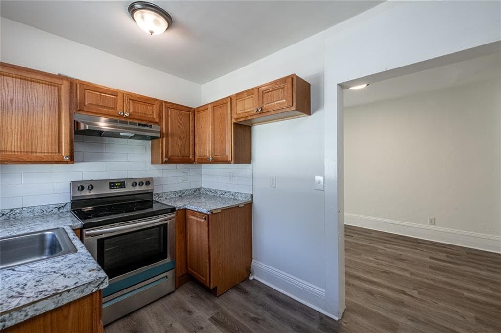 1 bedroom, 1 bathroom, 1,528 sq ft duplex for rent at 406 Paines Avenue, Atlanta, GA 30314 for $960 a month — photo 1 of 19