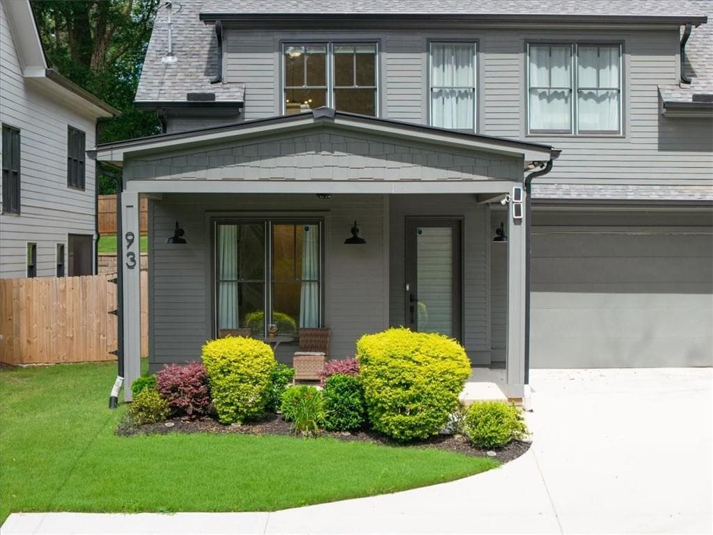 4 bedroom, 3 bathroom, 3,212 sq ft single family residence for sale at 93 SE Candler Road, Atlanta, GA 30317 — photo 4