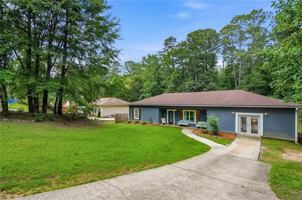 4 bedroom, 2 bathroom, 1,948 sq ft single family residence under contract at 10 Goldeneye Court, Monticello, GA 31064 — photo 2