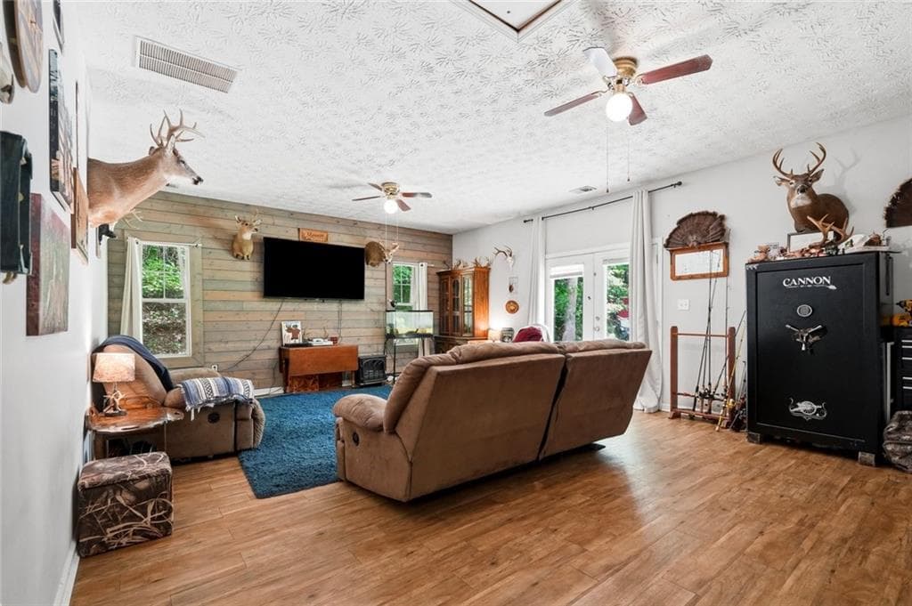 4 bedroom, 2 bathroom, 1,948 sq ft single family residence under contract at 10 Goldeneye Court, Monticello, GA 31064 — photo 6