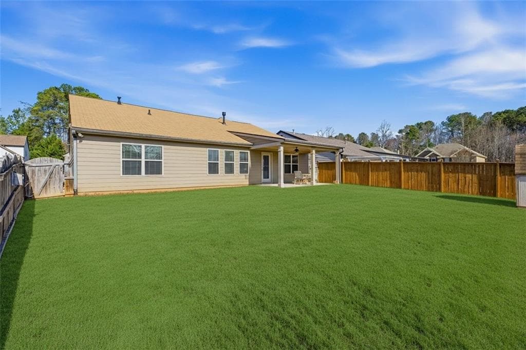 3 bedroom, 2 bathroom, 2,368 sq ft single family residence under contract at 5570 Glenn Ivey Drive, Cumming, GA 30028 — photo 3