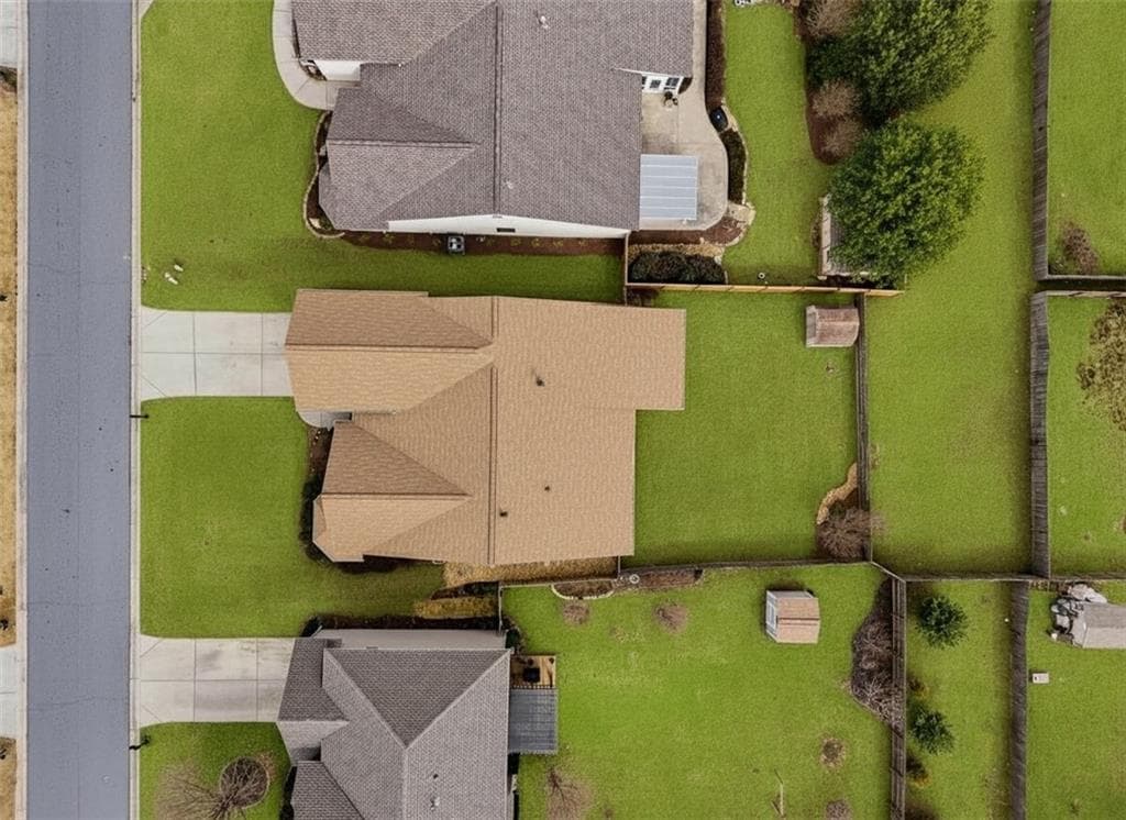 3 bedroom, 2 bathroom, 2,368 sq ft single family residence under contract at 5570 Glenn Ivey Drive, Cumming, GA 30028 — photo 4