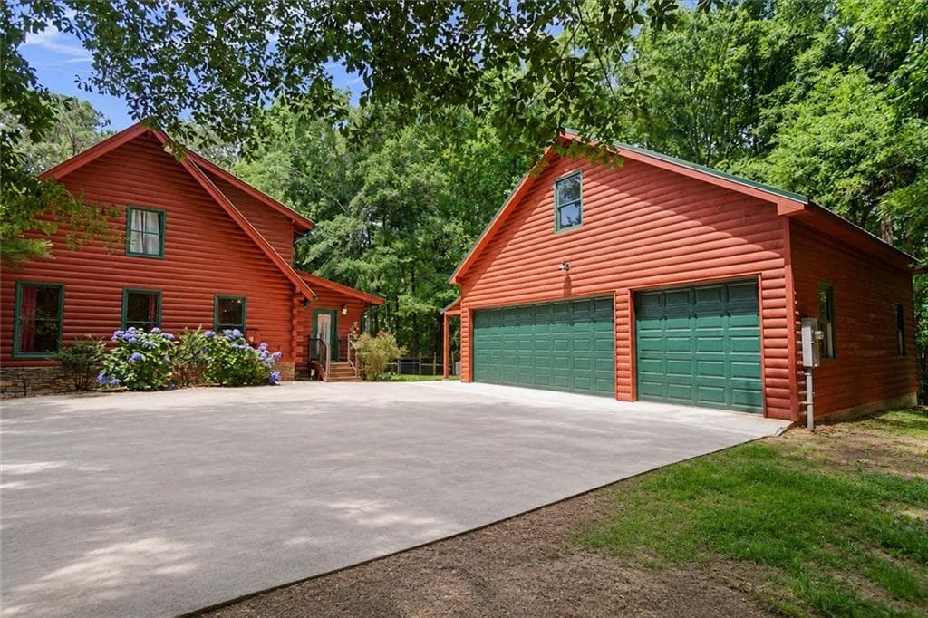 4 bedroom, 3 bathroom, 2,124 sq ft single family residence under contract at 512 Mill Pond Road, Newborn, GA 30056 — photo 2