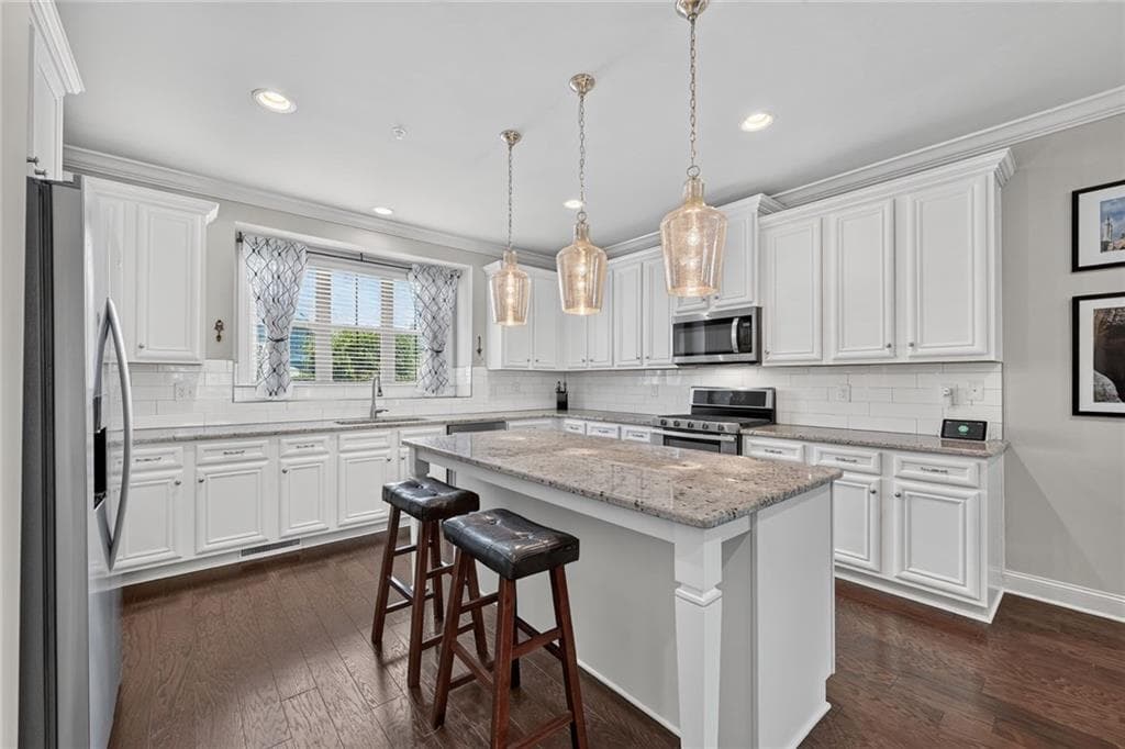 3 bedroom, 4 bathroom, 2,309 sq ft townhouse under contract at 564 Henry Drive, Marietta, GA 30064 — photo 9
