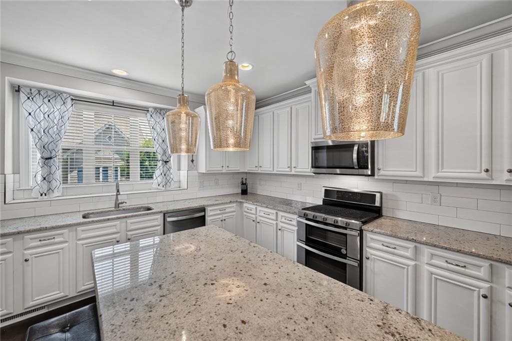 3 bedroom, 4 bathroom, 2,309 sq ft townhouse under contract at 564 Henry Drive, Marietta, GA 30064 — photo 7