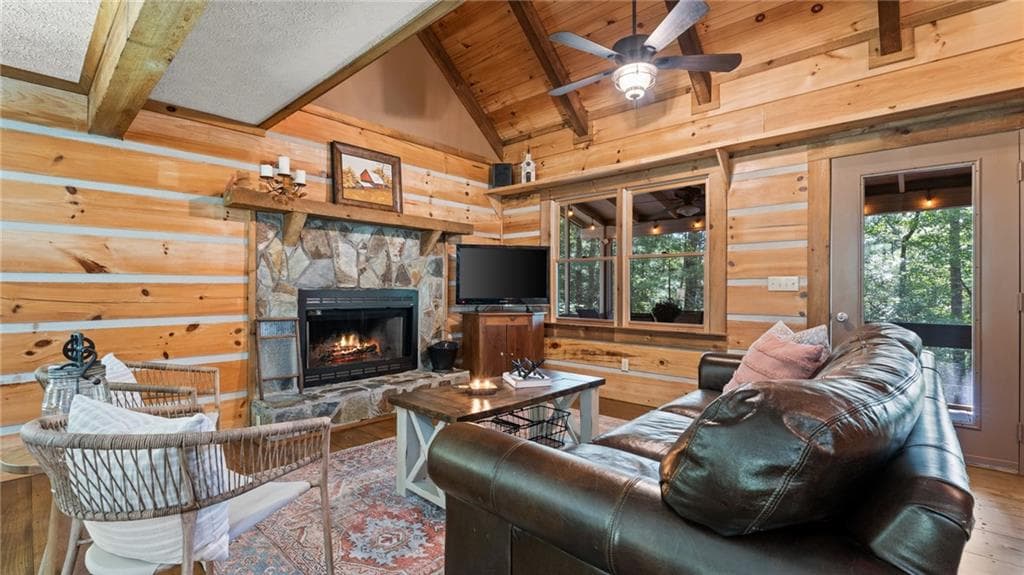 3 bedroom, 3 bathroom, 1,920 sq ft single family residence for sale at 219 RIDGE TOP Lane, Blue Ridge, GA 30513 — photo 5