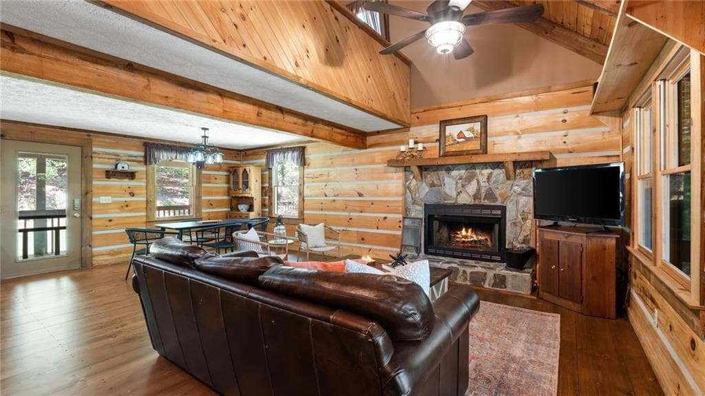 3 bedroom, 3 bathroom, 1,920 sq ft single family residence for sale at 219 RIDGE TOP Lane, Blue Ridge, GA 30513 — photo 8