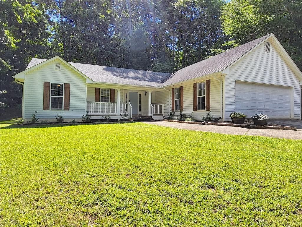 3 bedroom, 2 bathroom, 1,850 sq ft single family residence for sale at 161 Crawfords Way, Dahlonega, GA 30533 — photo 1 of 24