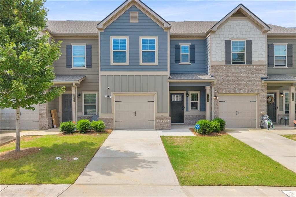3 bedroom, 3 bathroom, 1,504 sq ft townhouse for sale at 7106 Chara Lane, Atlanta, GA 30331