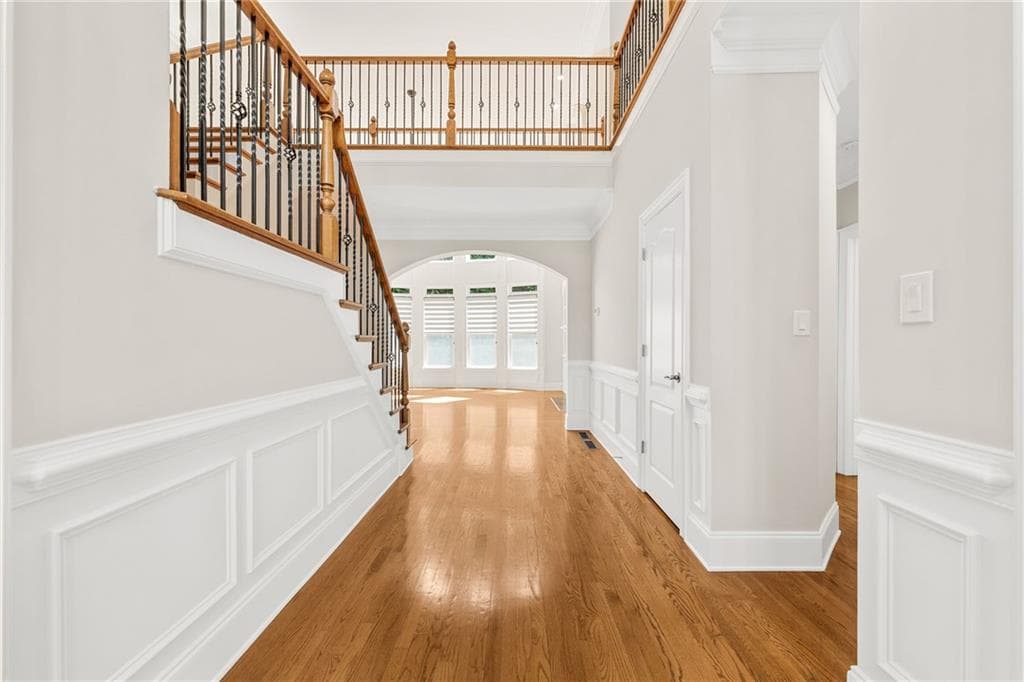 6 bedroom, 7 bathroom, 7,675 sq ft single family residence for sale at 2122 Hunters Green Drive, Lawrenceville, GA 30043 — photo 10