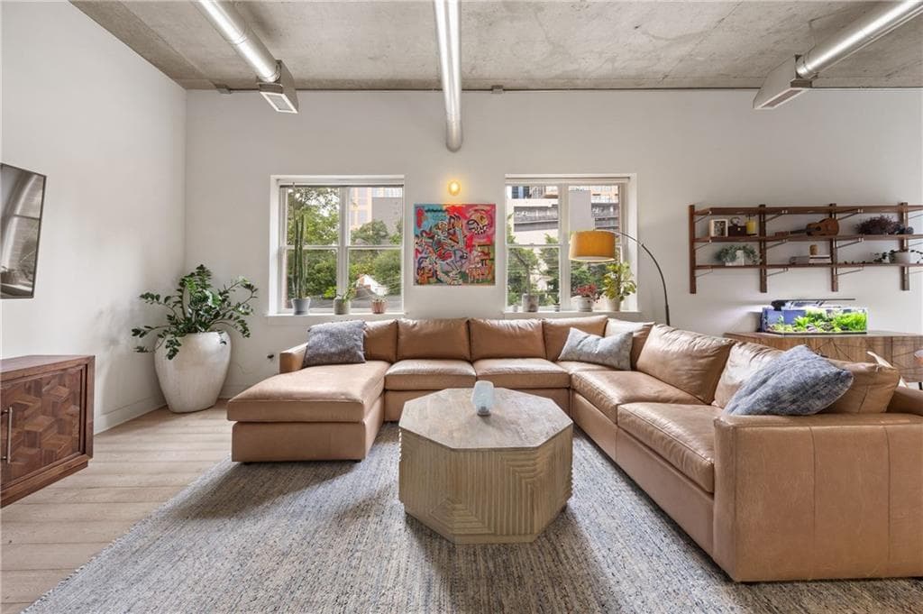 1 bedroom, 1 bathroom, 1,239 sq ft condominium for sale at 206 11th Street 402, Atlanta, GA 30309 — photo 4