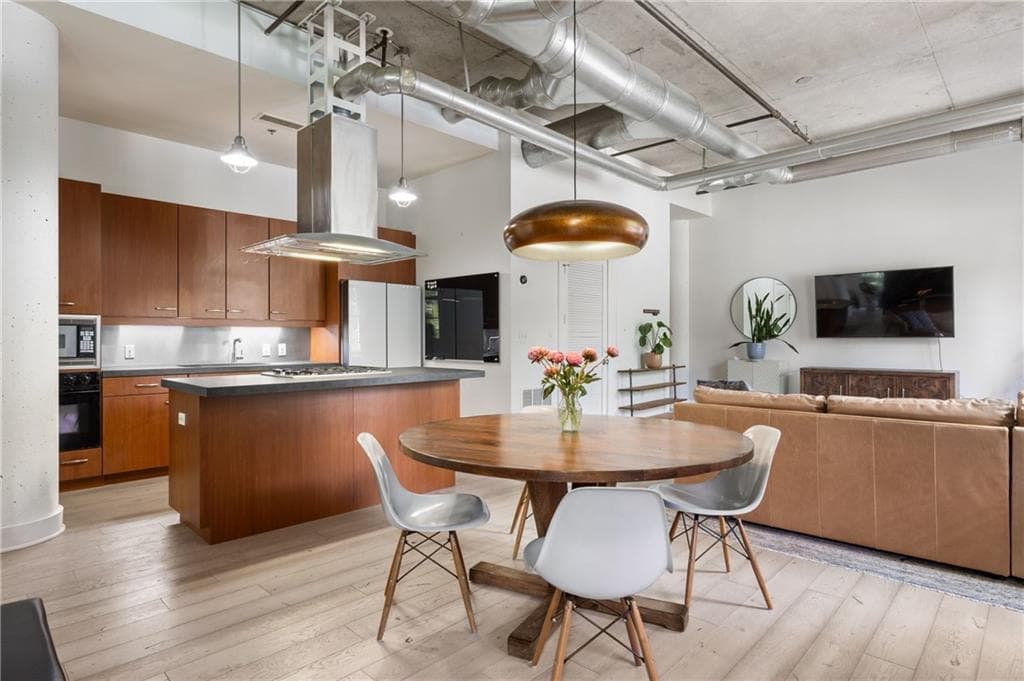 1 bedroom, 1 bathroom, 1,239 sq ft condominium for sale at 206 11th Street 402, Atlanta, GA 30309 — photo 9