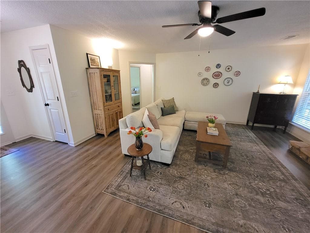 3 bedroom, 2 bathroom, 1,850 sq ft single family residence for sale at 161 Crawfords Way, Dahlonega, GA 30533 — photo 5