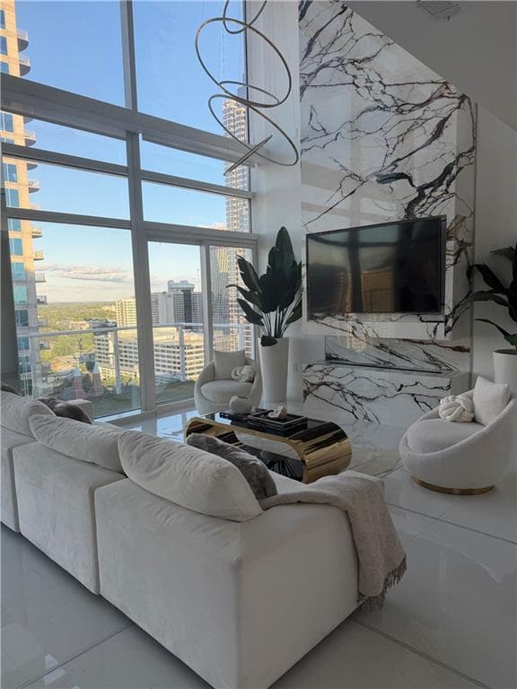 3 bedroom, 4 bathroom, 3,443 sq ft condominium under contract at 45 Ivan Allen Jr Boulevard 2701, Atlanta, GA 30308 — photo 2