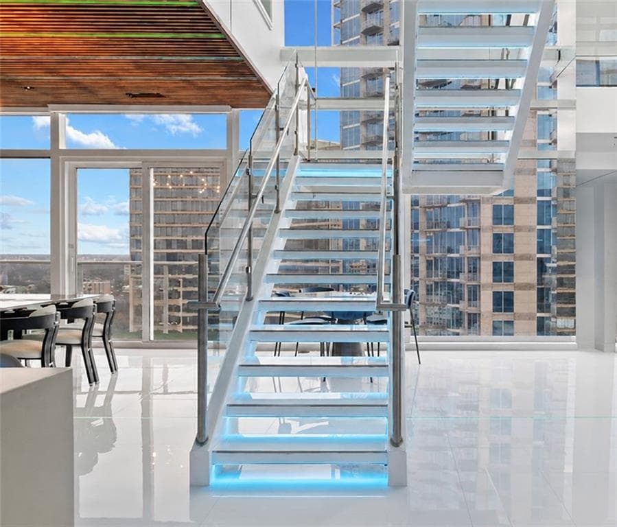 3 bedroom, 4 bathroom, 3,443 sq ft condominium under contract at 45 Ivan Allen Jr Boulevard 2701, Atlanta, GA 30308 — photo 5