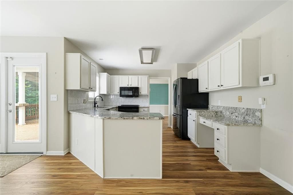 4 bedroom, 3 bathroom, 2,256 sq ft single family residence for sale at 120 N Hillbrooke Trail, Alpharetta, GA 30005 — photo 9