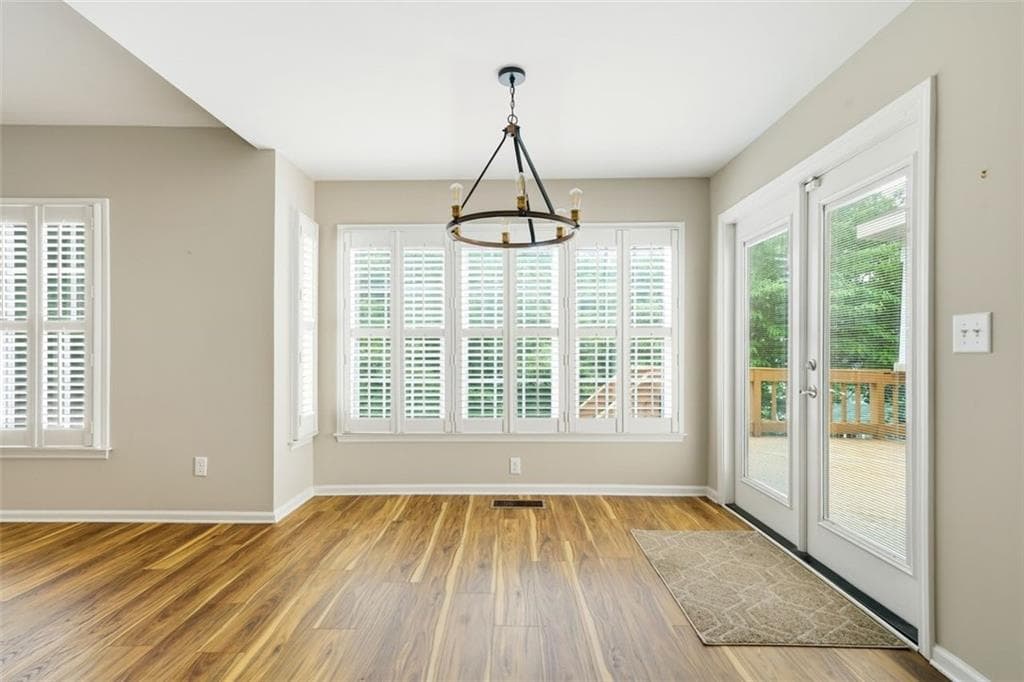 4 bedroom, 3 bathroom, 2,256 sq ft single family residence for sale at 120 N Hillbrooke Trail, Alpharetta, GA 30005 — photo 5