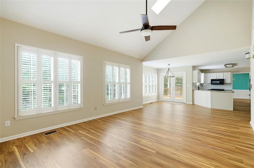 4 bedroom, 3 bathroom, 2,256 sq ft single family residence for sale at 120 N Hillbrooke Trail, Alpharetta, GA 30005 — photo 4