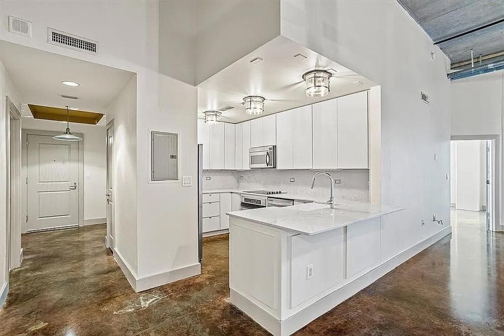2 bedroom, 2 bathroom, 1,222 sq ft condominium for sale at 285 Centennial Olympic Park Drive 504, Atlanta, GA 30313 — photo 8