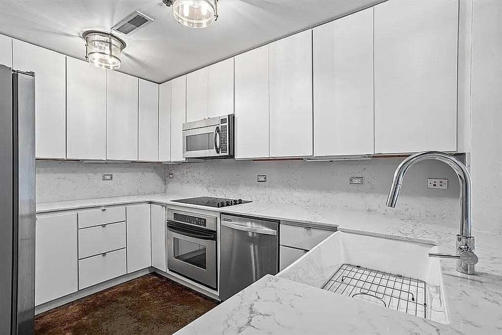2 bedroom, 2 bathroom, 1,222 sq ft condominium for sale at 285 Centennial Olympic Park Drive 504, Atlanta, GA 30313 — photo 10