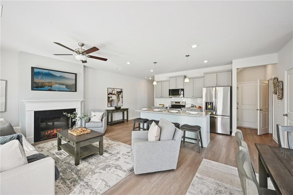 3 bedroom, 3 bathroom, 1,817 sq ft townhouse under contract at 1460 Barlow Road, Lithonia, GA 30058 — photo 2