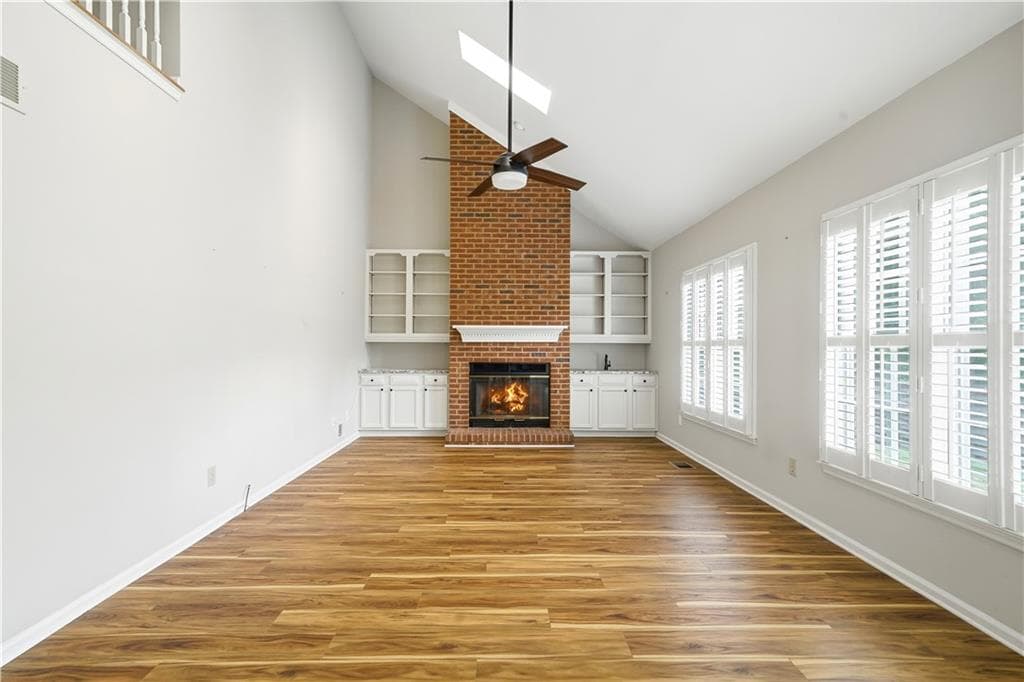 4 bedroom, 3 bathroom, 2,256 sq ft single family residence for sale at 120 N Hillbrooke Trail, Alpharetta, GA 30005 — photo 3