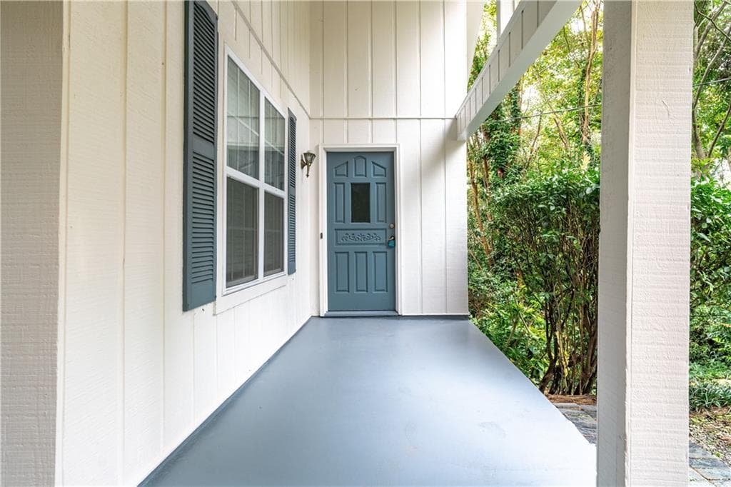 5 bedroom, 3 bathroom, 3,758 sq ft single family residence for sale at 819 Gardenia Lane, Decatur, GA 30033 — photo 3