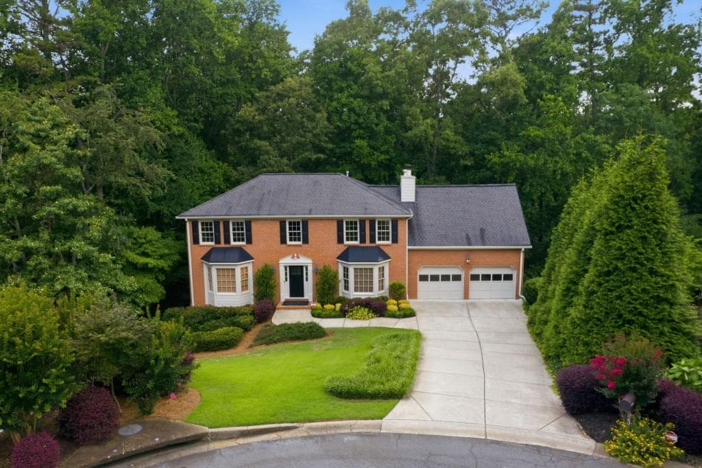 5 bedroom, 3 bathroom, 2,934 sq ft single family residence for sale at 5230 Shasta Way, Marietta, GA 30062 — photo 2