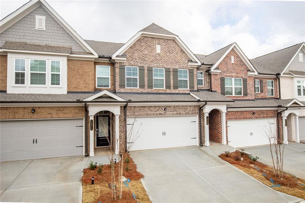3 bedroom, 3 bathroom, 1,853 sq ft townhouse for sale at 1092 Edwin Lane, Sugar Hill, GA 30518 — photo 2