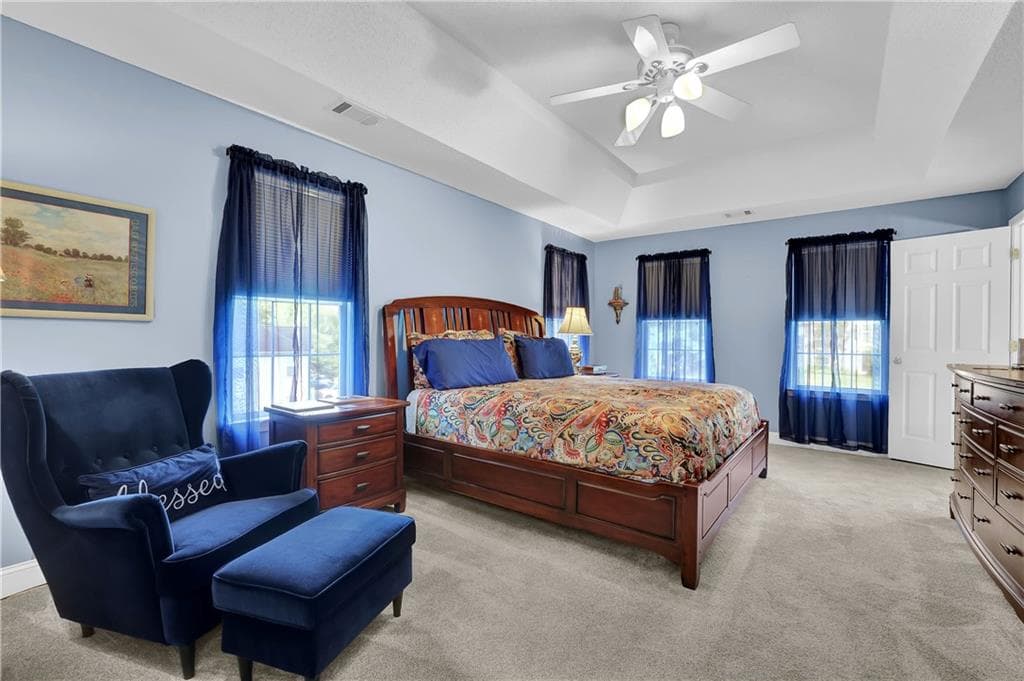 5 bedroom, 3 bathroom, 2,948 sq ft single family residence under contract at 7010 Pinecone Way, Cumming, GA 30028 — photo 4