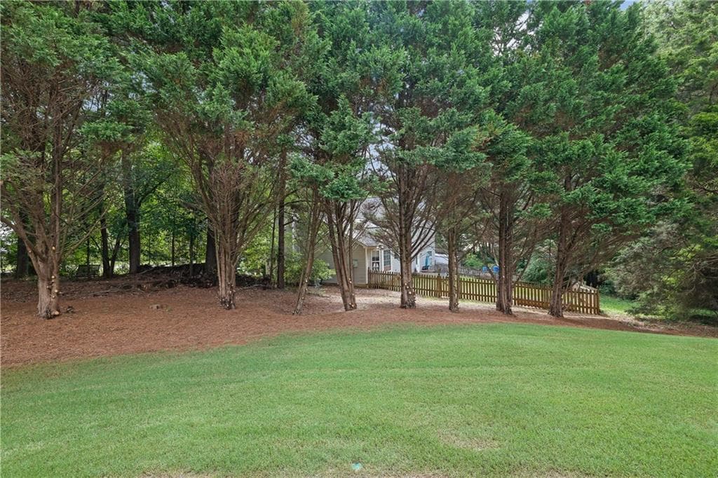5 bedroom, 3 bathroom, 2,948 sq ft single family residence under contract at 7010 Pinecone Way, Cumming, GA 30028 — photo 7