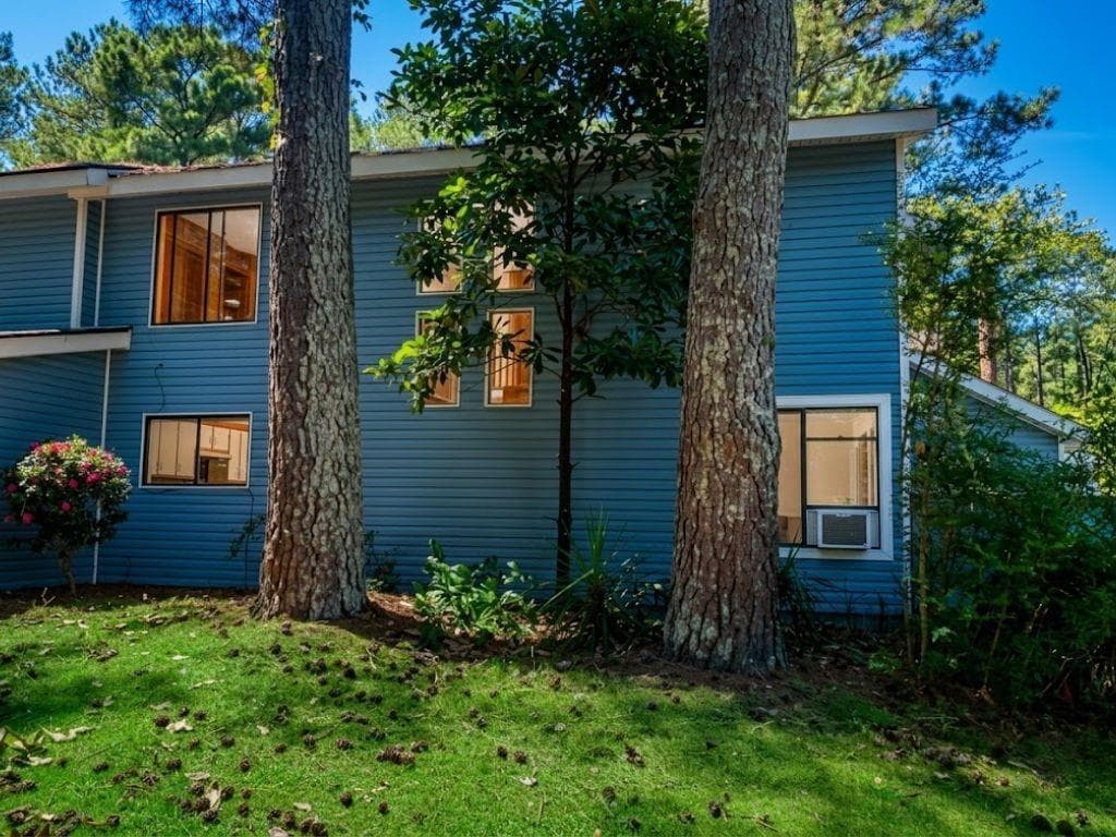 3 bedroom, 2 bathroom, 1,344 sq ft townhouse for sale at 8596 Creekwood Way, Jonesboro, GA 30238 — photo 5