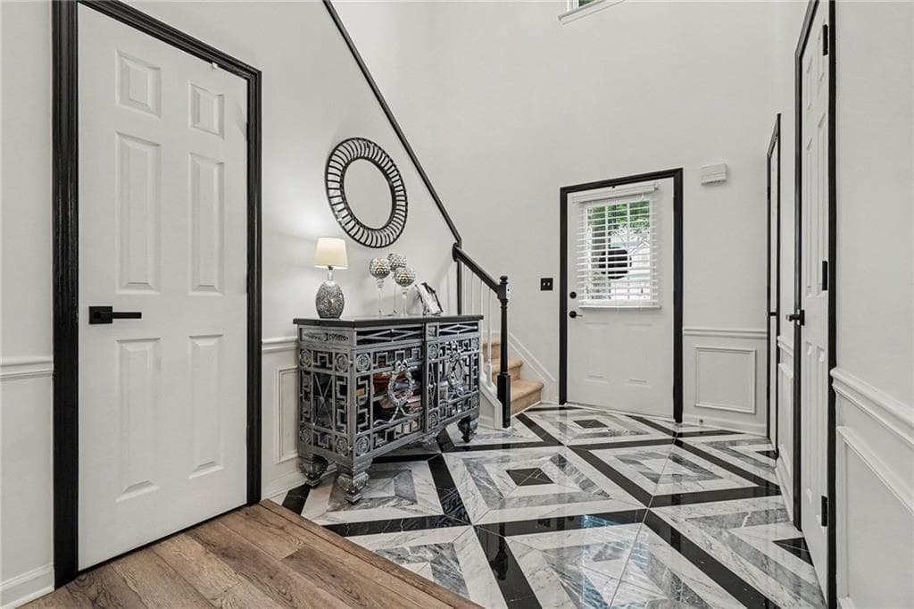 3 bedroom, 3 bathroom, 1,976 sq ft single family residence for sale at 2587 Alvecot Circle, Atlanta, GA 30339 — photo 5