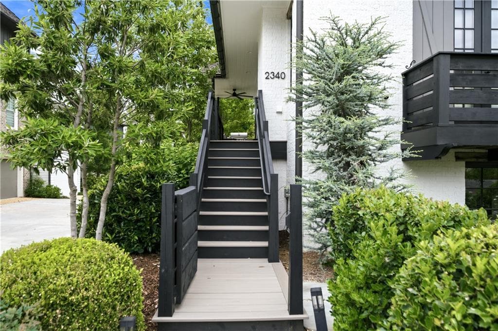 4 bedroom, 4 bathroom single family residence under contract at 2340 Melina Place, Alpharetta, GA 30009 — photo 3