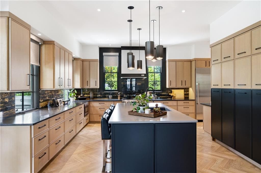 4 bedroom, 4 bathroom single family residence under contract at 2340 Melina Place, Alpharetta, GA 30009 — photo 9